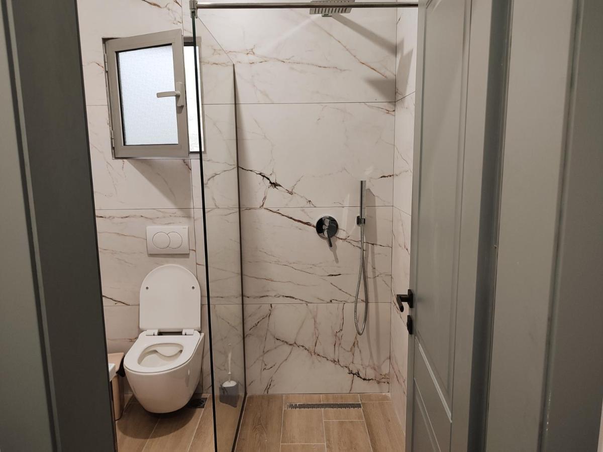 Petros Rooms Himare Luaran gambar
