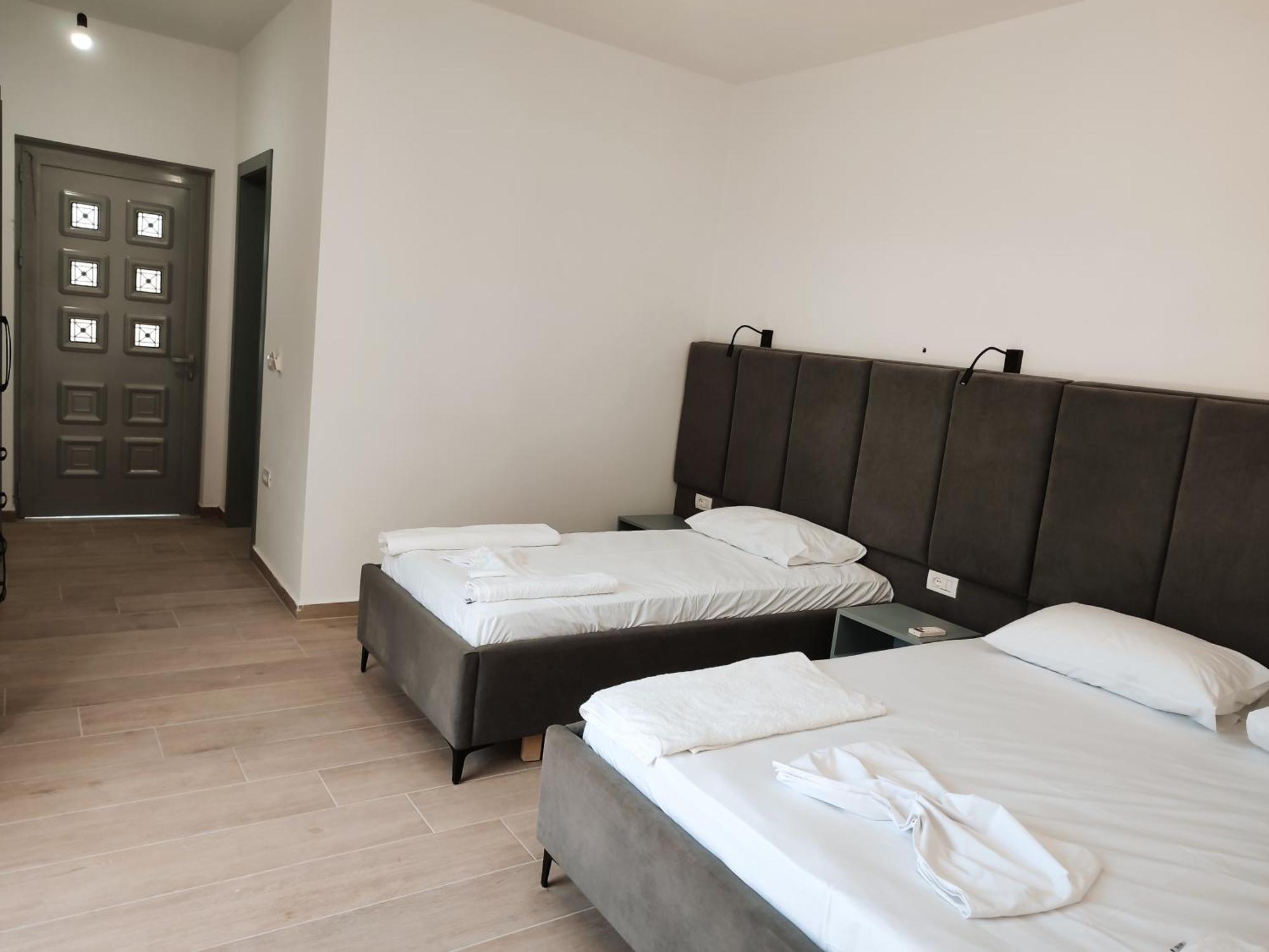 Petros Rooms Himare Luaran gambar