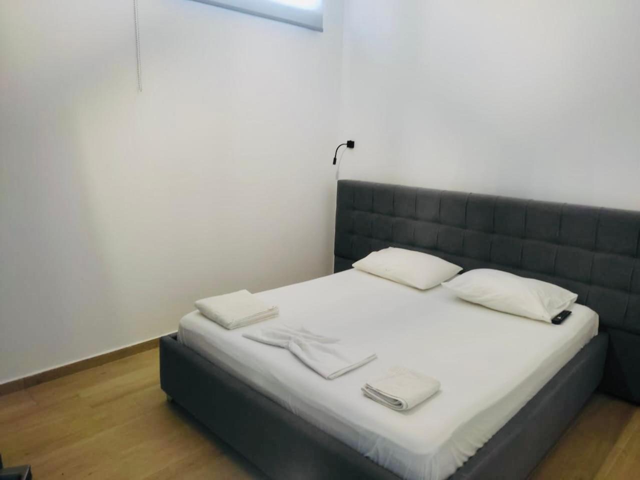 Petros Rooms Himare Luaran gambar