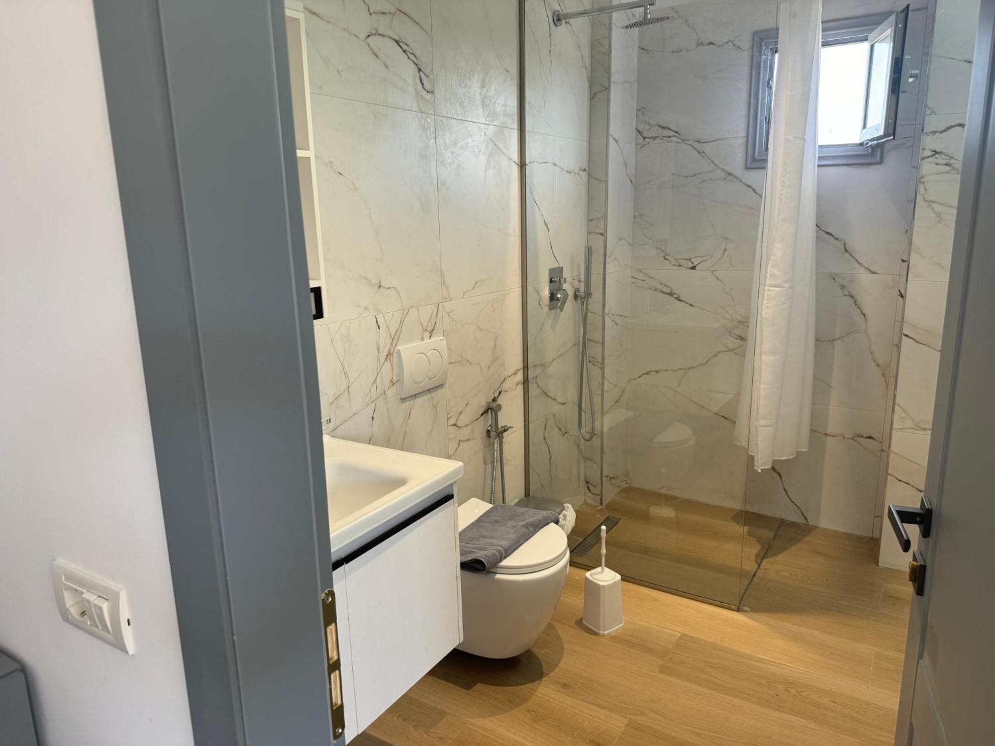 Petros Rooms Himare Luaran gambar