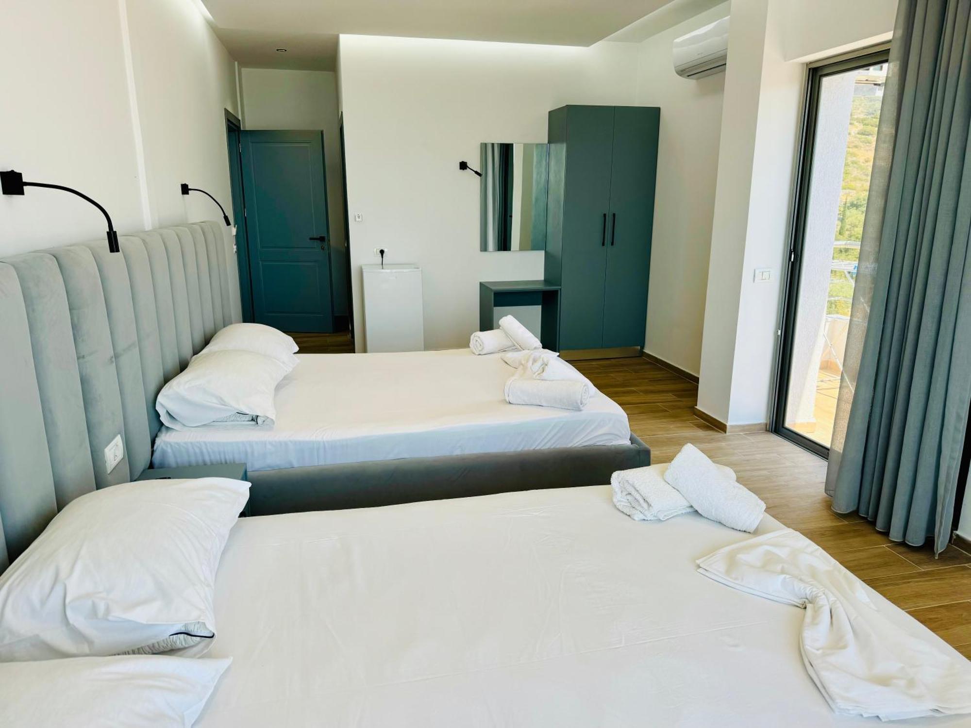 Petros Rooms Himare Luaran gambar